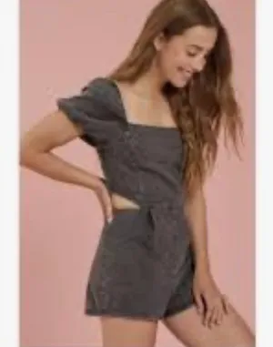 Altar'd State Puff sleeve romper with cut out back thumbnail 8