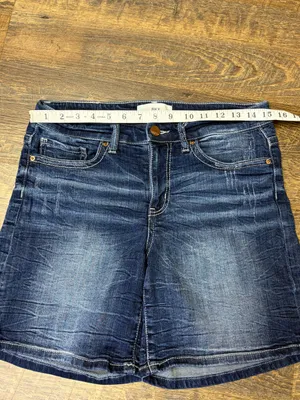 BKE Payton Denim Jean Shorts Womens 28 Dark Wash Whiskered Mid Rise Bermuda 7” thumbnail 4