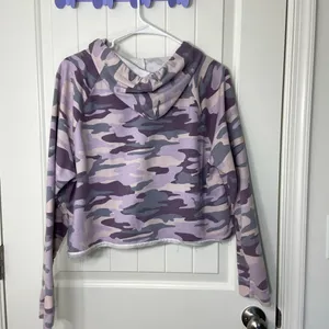 EUC Wild Fable women’s pink purple‎ cropped camouflage pullover hoodie shirt XL thumbnail 6