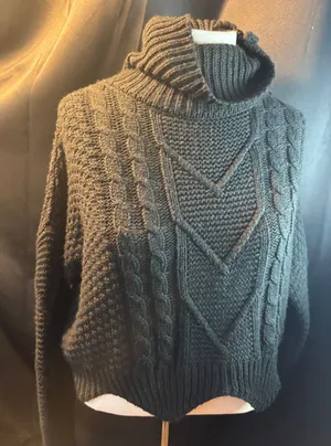 Windsor Black Cable Knit Turtleneck‎ Sweater Cropped Scallop Hem RN129619 Womens thumbnail 1