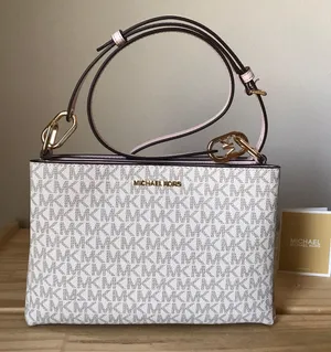 Michael Kors Purse thumbnail 1