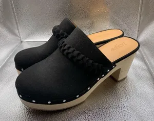J.Crew Women's Sueded Vegan Leather Clogs Black With Silver Stud Detail 9.5 F7 thumbnail 3