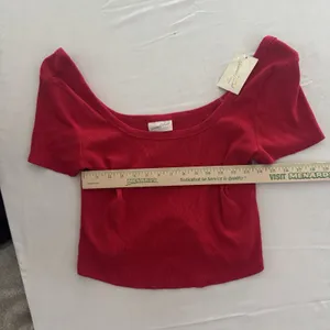 Universal Threads Women's Shrunken Short Sleeve Scoop Neck T-Shirt - Red L thumbnail 5