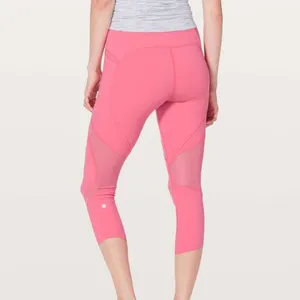 Lululemon On Pace Crop *21" in Glossy Women’s Size 6 Athletic Leggings thumbnail 4
