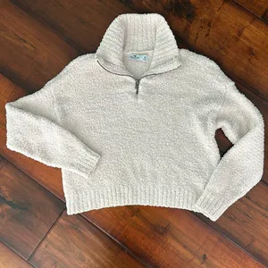Hollister Quarter Zip Never Worn thumbnail 1