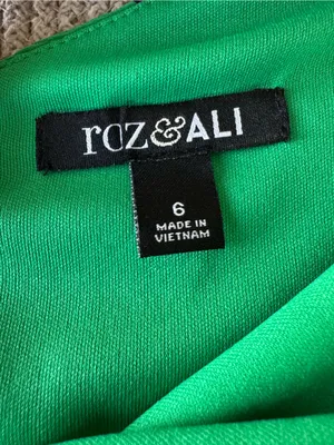 Roz & Ali Emerald Green Floral Asymmetrical One Shoulder Dress Size 6 thumbnail 5