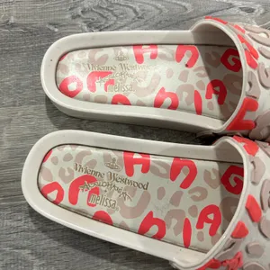 Melissa x Vivienne Westwood Rubber Printed Slides Size 7 thumbnail 3