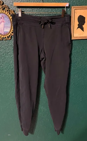 Lululemon Black Joggers Sz 8 thumbnail 1