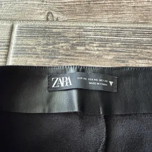 Zara Women Ruched Faux Leather Mini Skirt thumbnail 2