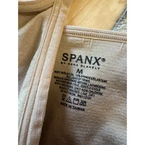 SPANX NEW Slimming Shapewear full‎ slip in Nude Underwire Size Medium thumbnail 3
