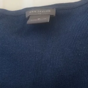FINAL MARKDOWN Ladies Ann Taylor tank medium thumbnail 3