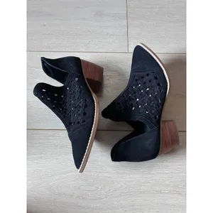 BP Black Woven Laser Cut Ankle Booties Pointed Toe Block Heel Size 5M thumbnail 4