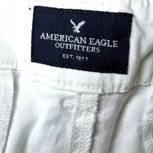 American Eagle Womens Size 12 White Midi Stretch Chino Shorts Summer Beach thumbnail 4