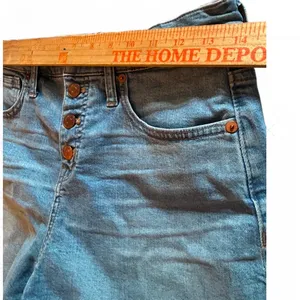 Madewell High-Rise Denim Shorts Button Fly Cut Off Raw Hem Size 26. thumbnail 4