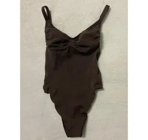 SKIMS Sculpting Thong Bodysuit XS thumbnail 3