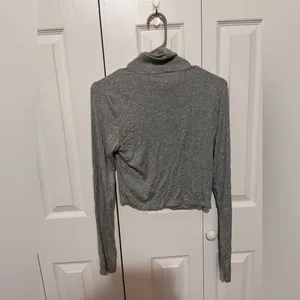 Sunday Best Cropped Ribbed Turtleneck Grey Size Large thumbnail 4