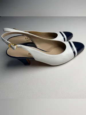 Salvatore Ferragamo Slingback Heels 8B White Navy Leather Italy Vintage 1980’s thumbnail 5