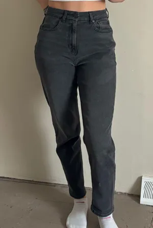 American Eagle Curvy Mom Jeans thumbnail 1