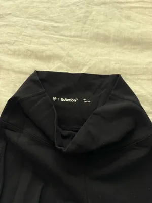 TNA Aritzia Yoga Pants Black thumbnail 2