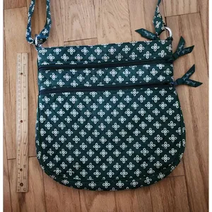 Vera Bradley Bag Womens Size Adjustable Green Crossbody Floral Zipper‎ Pockets thumbnail 2