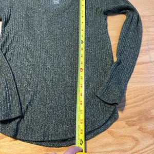 American‎ Eagle Soft & Sexy Olive Green Ribbed V-Neck Knit Sweater Top Womens XS thumbnail 8