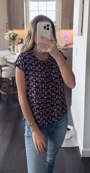Live 4 Truth Navy/Coral Geometric Blouse (Size Small) thumbnail 1