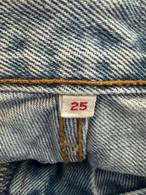 Women’s Levi Jean Shorts thumbnail 3