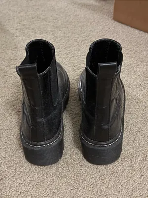 SheIn Women’s Black Chelsea Work Boots Worn and Used thumbnail 3