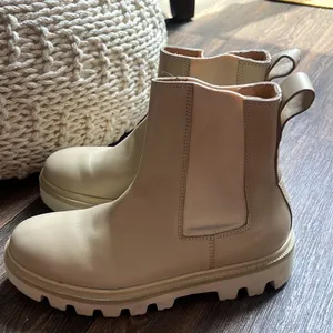 Koio Chelsea Boots Size 7 thumbnail 3