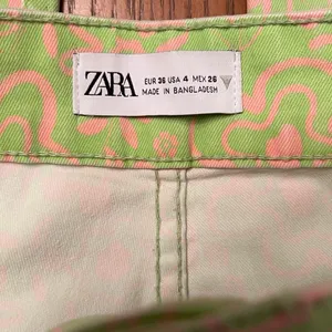 ZARA Green & Pink Floral Print Flare Cropped‎ Stretch Denim Jeans Y2k Size 4 thumbnail 8