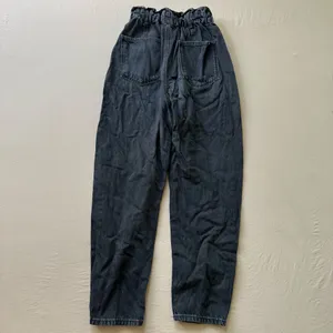 Zara Paperbag Barrel Leg Jeans thumbnail 3