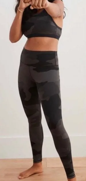 black camo leggings thumbnail 1