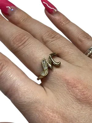 Vintage Avon “M” Gold Plated Fashion Costume Ring Size 9 thumbnail 1