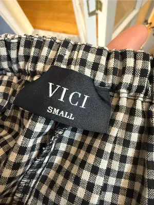 ✨VICI Gingham Trumpet Skirt Small✨ thumbnail 3
