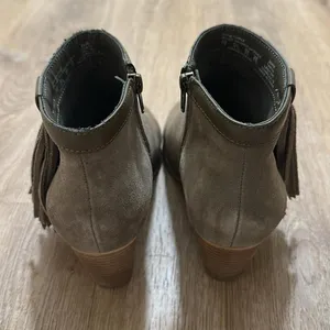 SIMPLY EMMA | Women's Taryn Tan Suede Fringe Ankle Bootie, Size 7‎ thumbnail 3