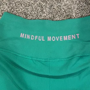 Mindful Movement Green Ribbed High-Waisted Seamless Biker Shorts thumbnail 3