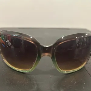 Stylish Green and Brown Gradient Sunglasses thumbnail 3