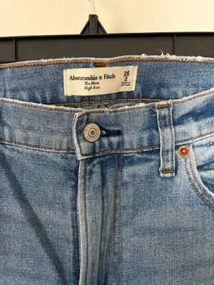 Abercrombie jeans thumbnail 2