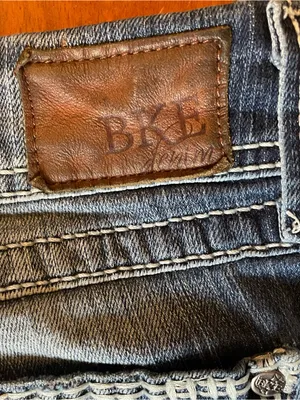 BKE Stella Low-Rise Cropped Jeans Women's 27 Blue Dark Wash Denim Stretch 90's thumbnail 6