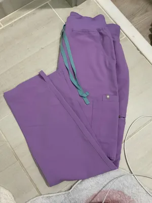FIGS Scrubs Set thumbnail 3