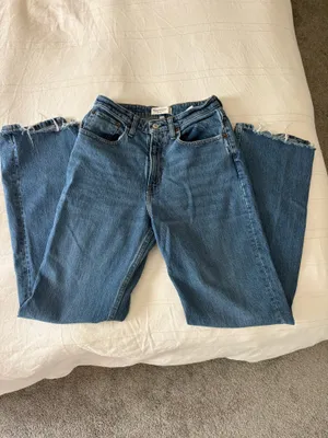 Abercrombie 90’s Relaxed Jean High Rise thumbnail 2