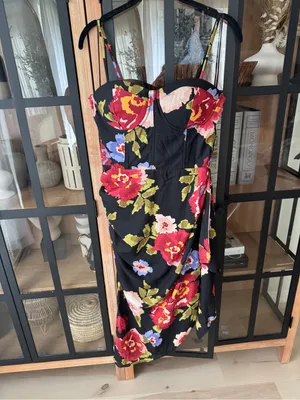 NWT Vici Collection Lorette Wrap Midi Dress asymmetrical floral wedding guest thumbnail 8