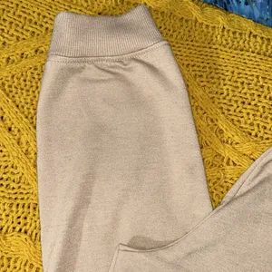 Olive + Oak Size S Beige Embellished Sweatpants thumbnail 7