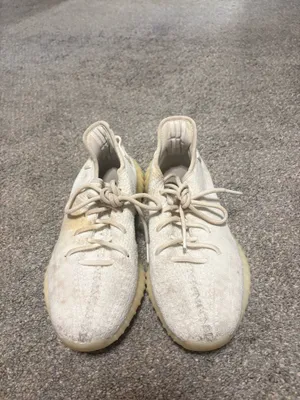 Yeezy Boost 350 V2 thumbnail 4