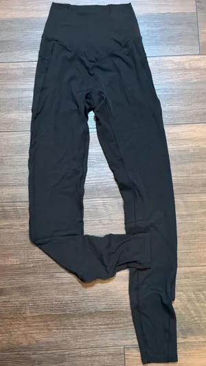 Halara High Waisted Pocket Leggings Black V-Seam Full Length XS Activewear thumbnail 1