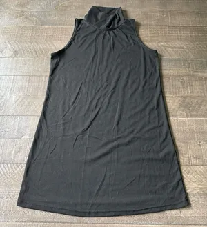 Women's Black‎ sleeveless mock-neck shift dress Size Large thumbnail 1