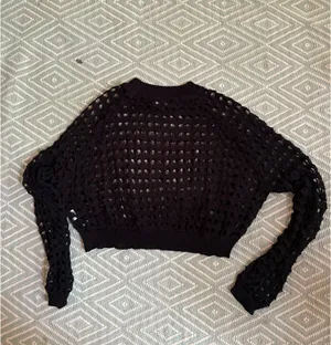 Black Sweater thumbnail 2