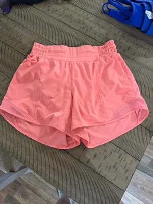 Lululemon Hotty Hot 4" thumbnail 2