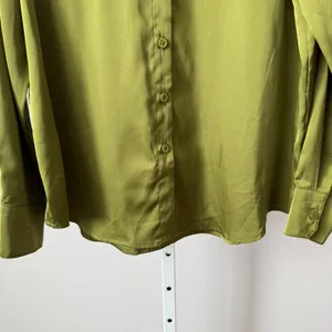 Petal and Pup sz‎ XS Olive Green Satin Button Blouse Shirt Preppy Minimalist thumbnail 3