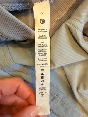 Lululemon dance studio crop size 6 thumbnail 3
